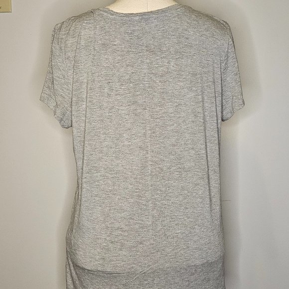 Low scoop neck loose fitting grey tee shirt - Picture 2 of 4